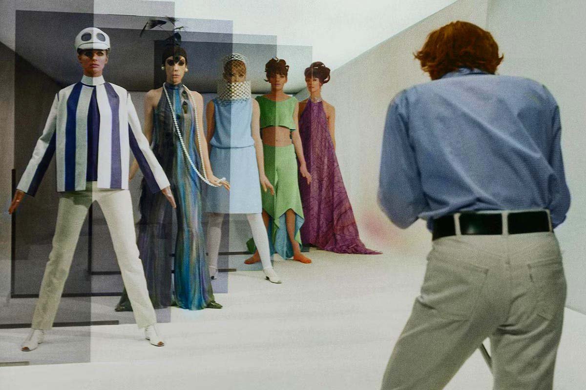 David Hemings Photographing models - Blow up 1966